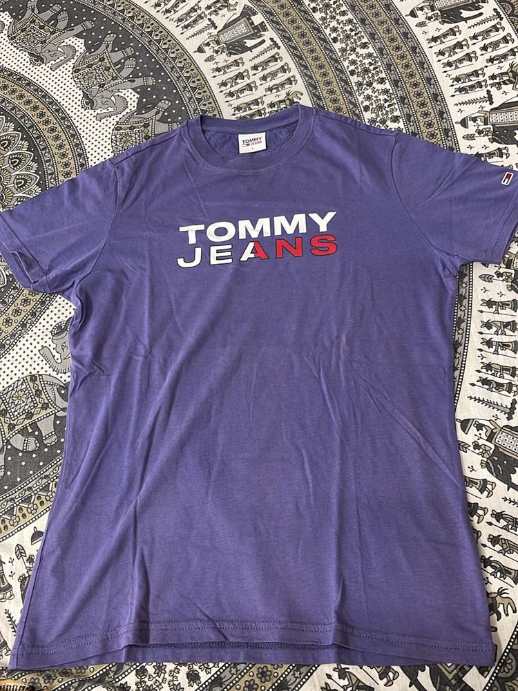 TOMMY HILFIGER authentic tshirt unused