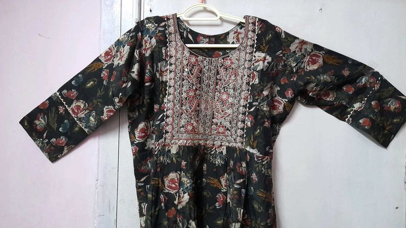 Women Ethnic Kurta Set