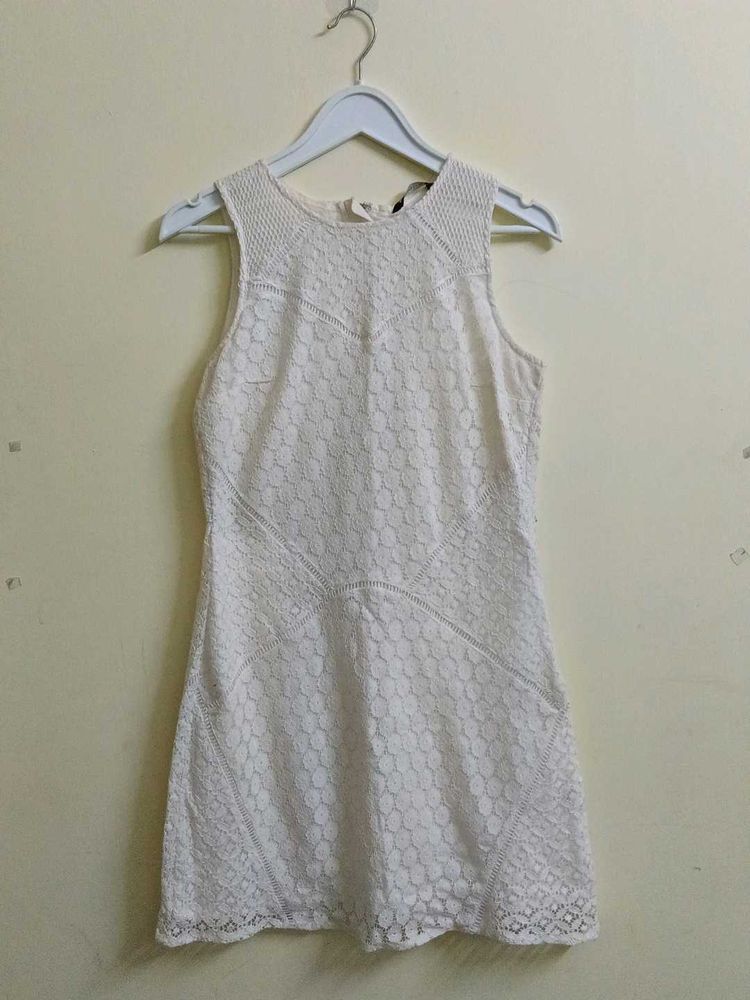 White Lace Sleeveless Dress