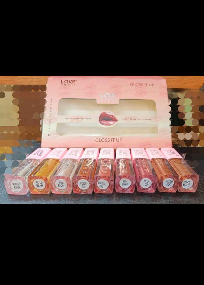 55% OFF On ✨❣️Love Earth Gloss It Up Kit❣️✨