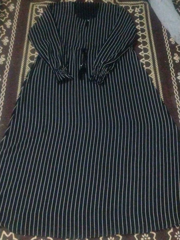girls college students wear Abaya