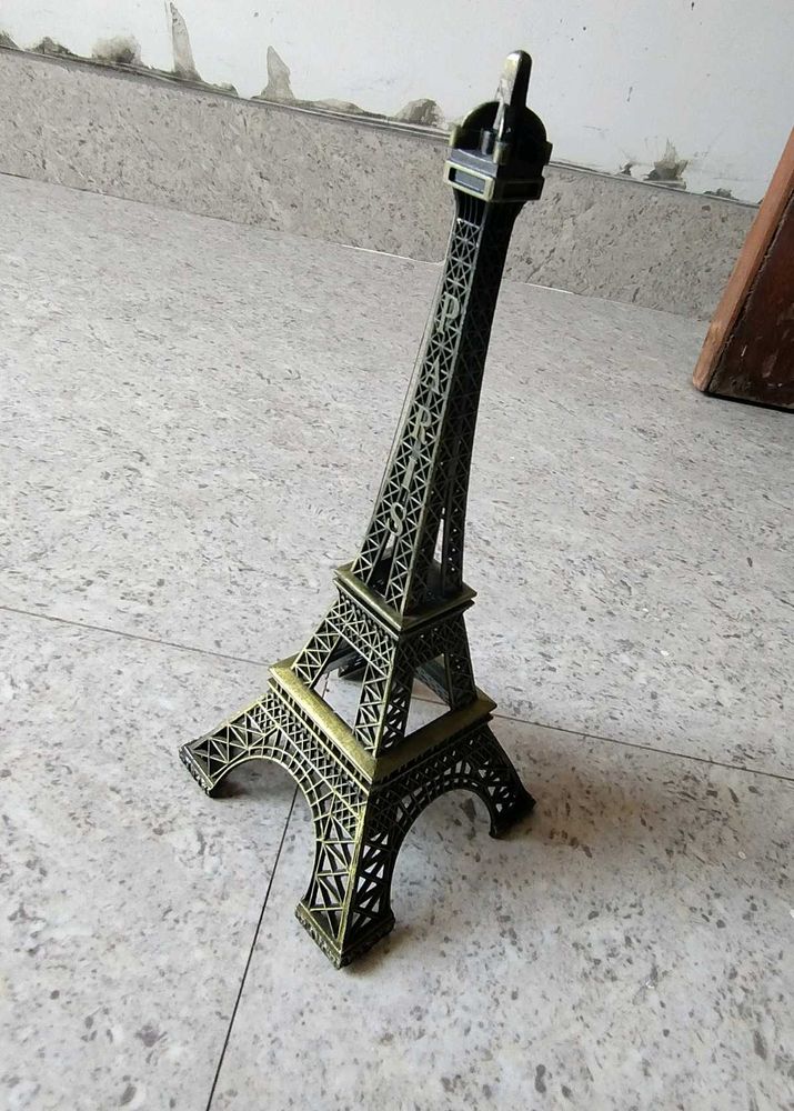 Eiffel Tower Figurine