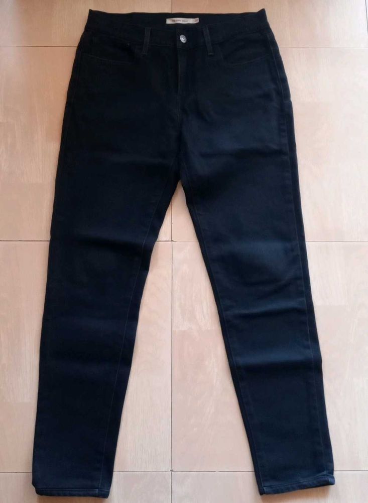 Black Levi&#39;s Jeans
