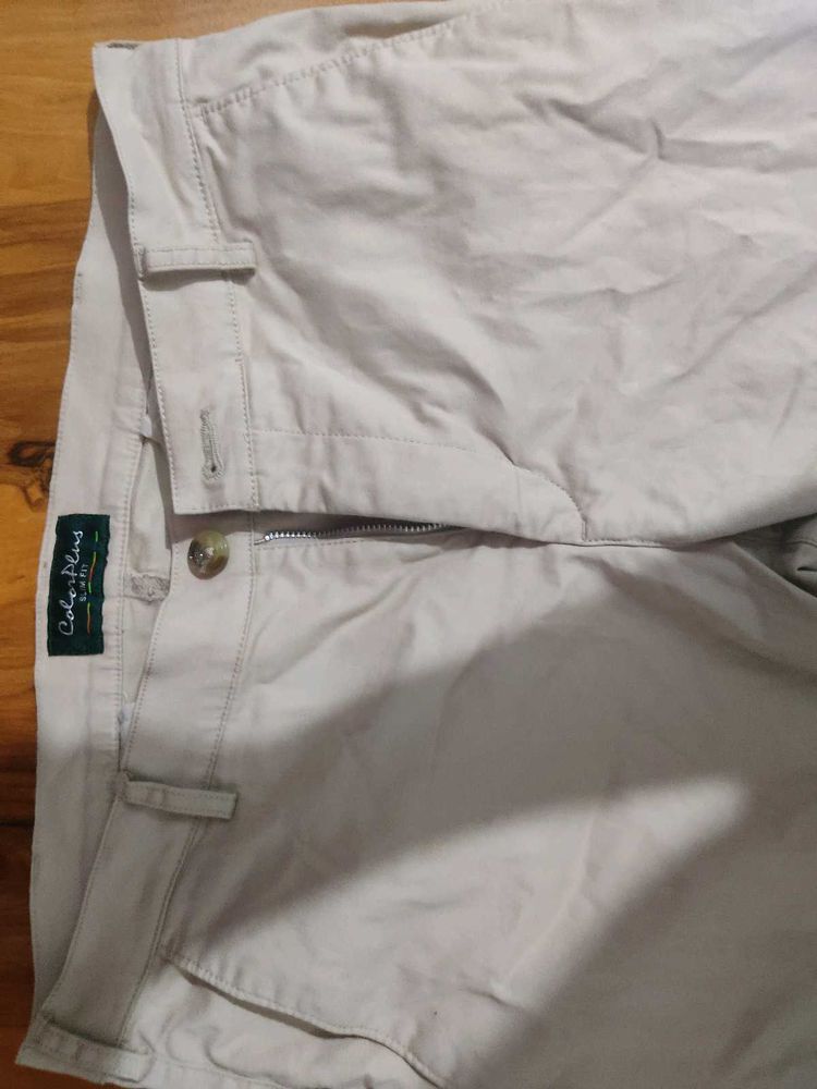 Men Chinos &amp; Net Shirt
