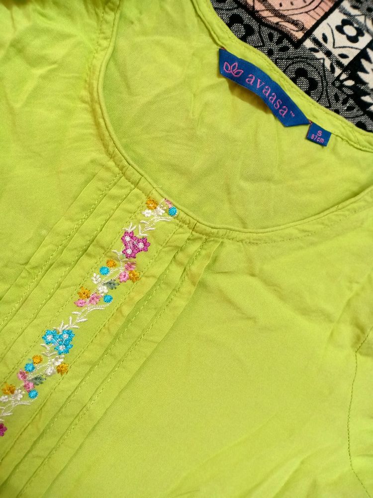 Avaasa Parrot Green Kurti