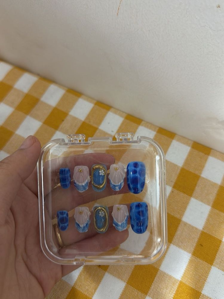 Blue Floral Press-On Nails