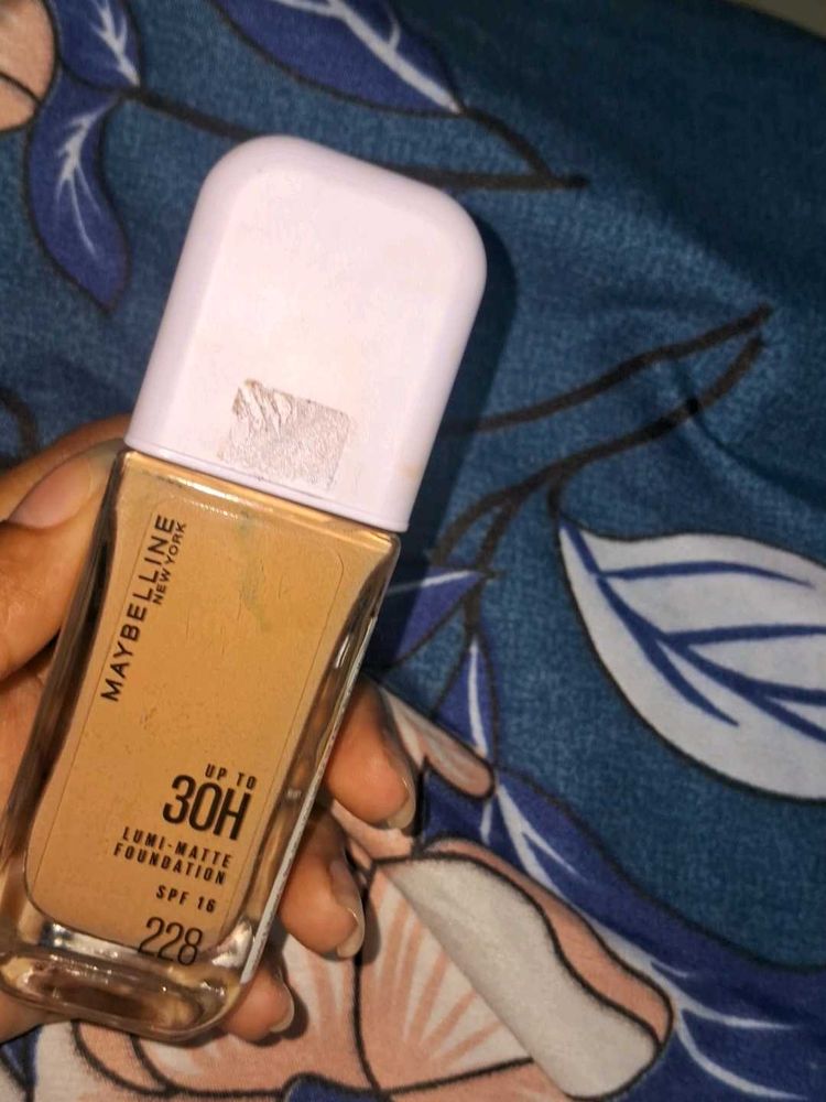Maybelline Lumi-matte Foundation -228