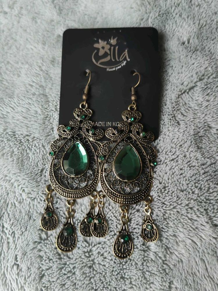 Stunning Emerald Antique Earrings