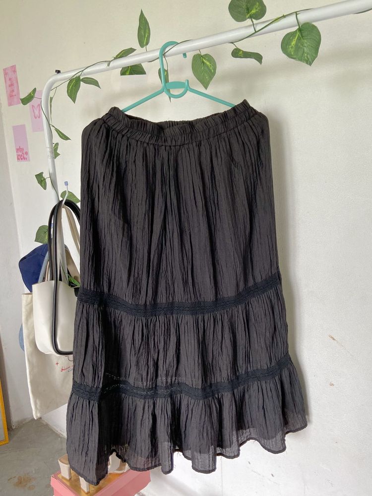Tiered Black Midi Skirt