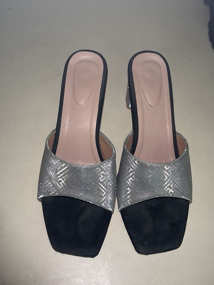 SHIMMER HEELS SIZE 5