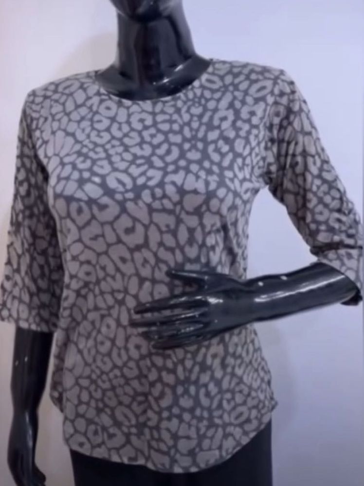 Leopard Print 3/4 Sleeve Top