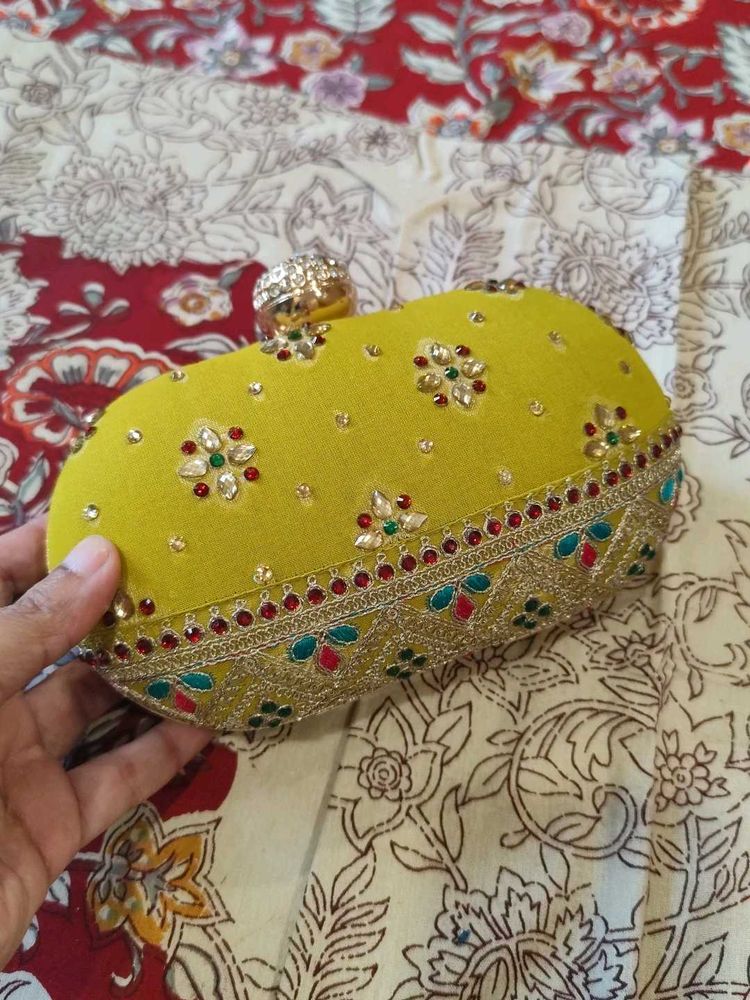 Oval Embroidery Stones Hand Clutch With Sling