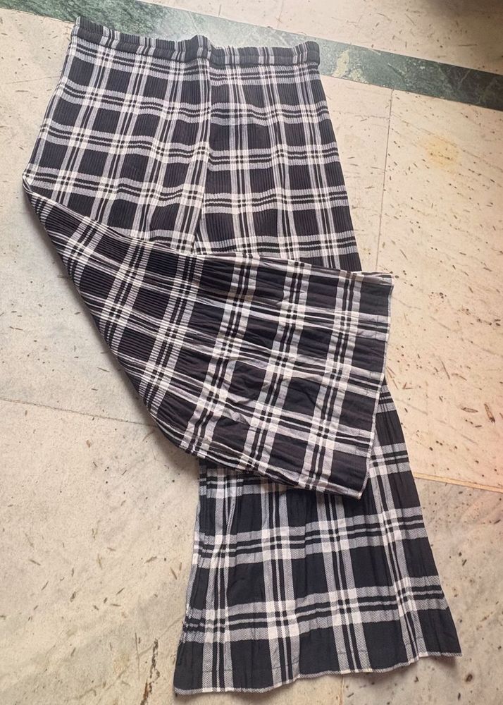 Trendy Plaid Pants