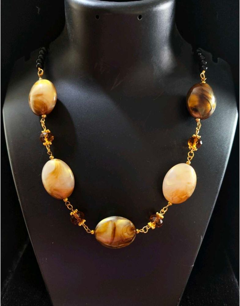 BROWN BEADED NECKLACE