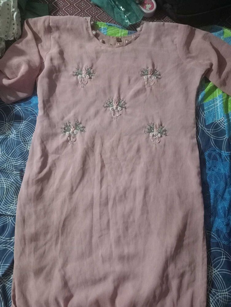 Kurti with chikenkari pant