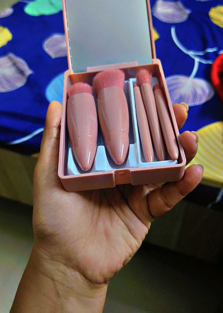 Pink Travel Brush Set with Mirror