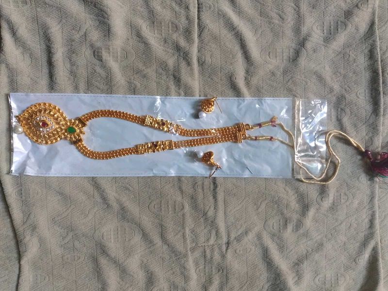 Elegant Gold-Tone Necklace Set