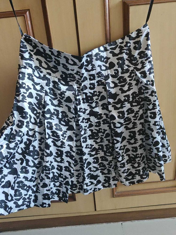 Box Pleat Animal Print Skirt