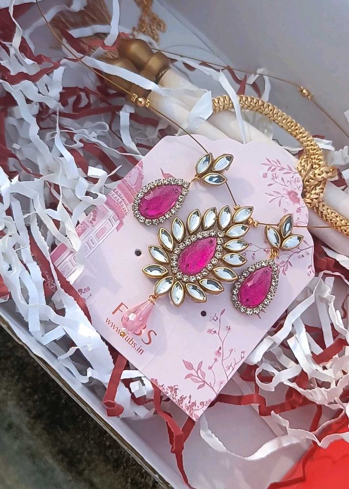 Elegant Pink Stone Jewelry Set
