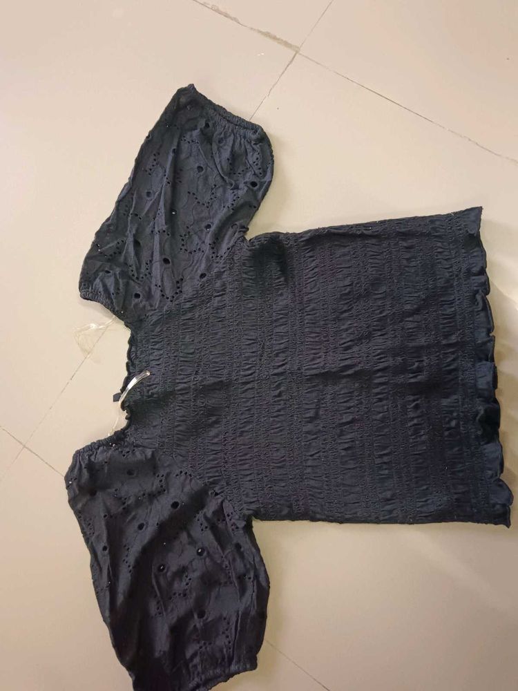 Chic Black Top With Puffy Sleeves