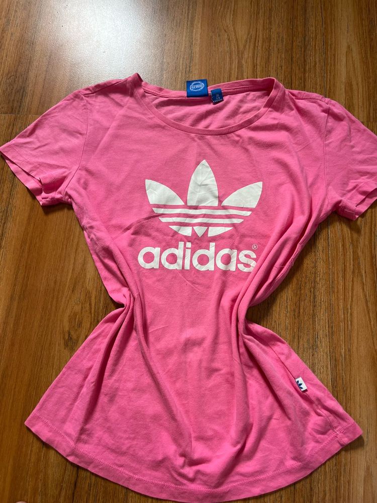 Adidas Originals Basic Tee ( No Defects)🎀💕