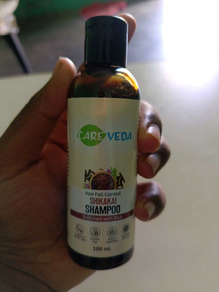 Careveda Shikakai Shampoo