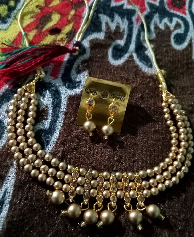 Elegant Pearl Necklace &amp; Earring Set