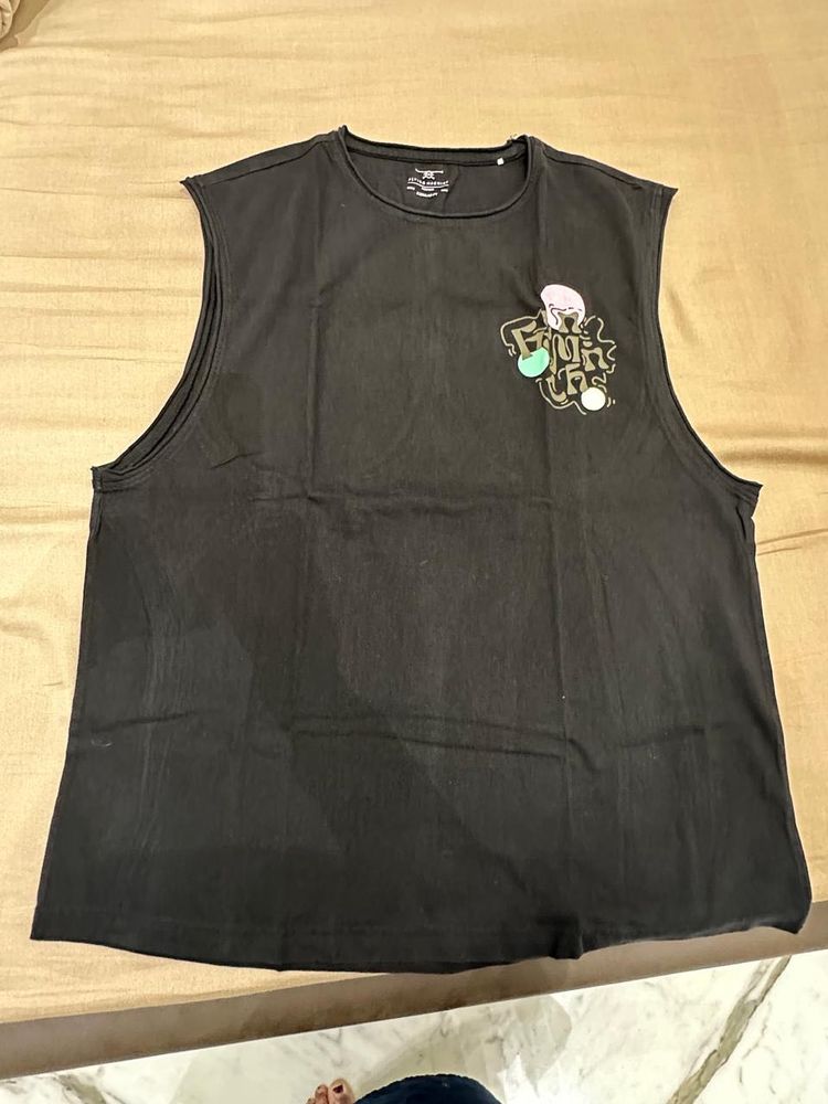 Graphic Print Sleeveless T-Shirt