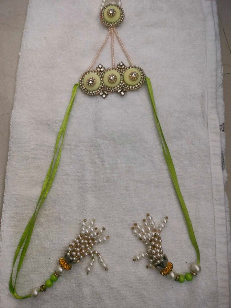 Beautiful Hathful rakhi for Bhabhi