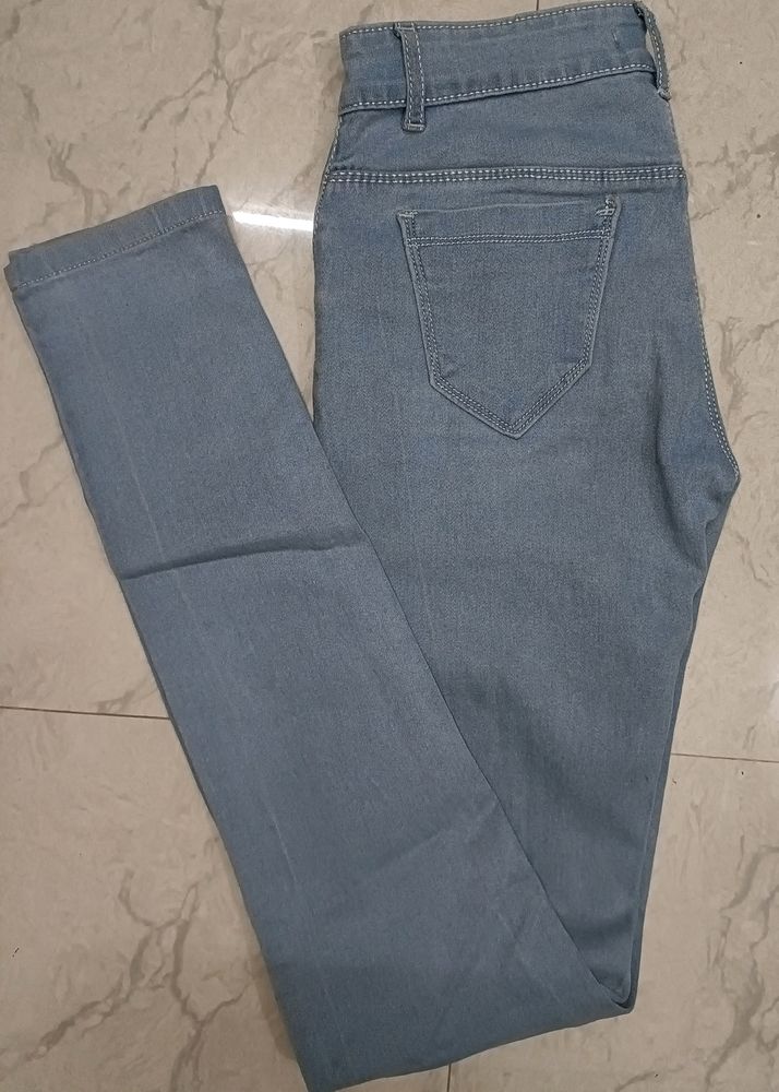 A Blue Mid-Rise Denim!!