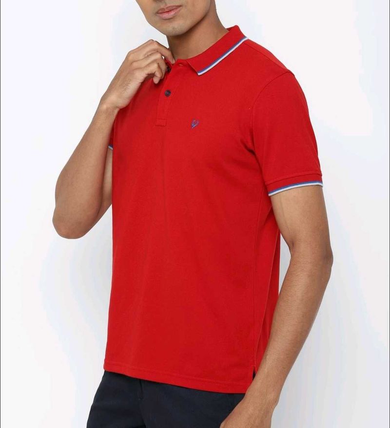 benetton branded tshirt like new red