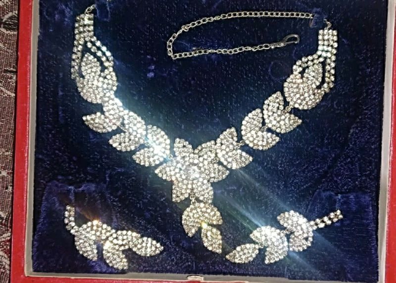 Dimond Jwellery Set
