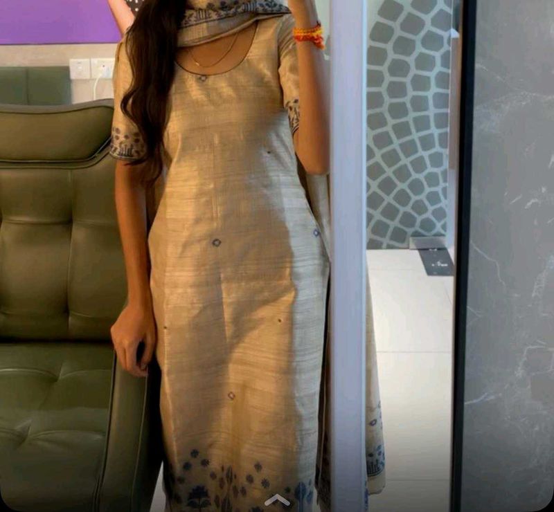 Elegant Beige Salwar Kameez Suit