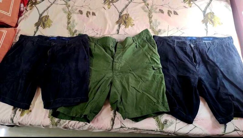 Mens Shorts Size 42 x 3