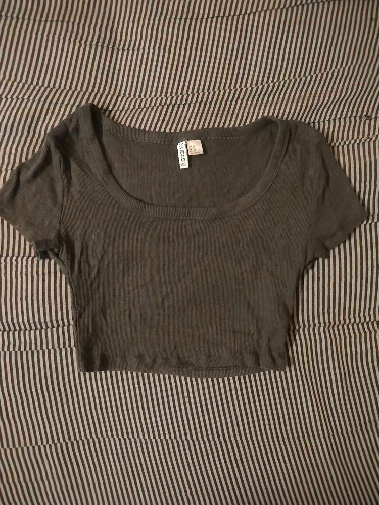 H&amp;M cropped ribbed tshirt