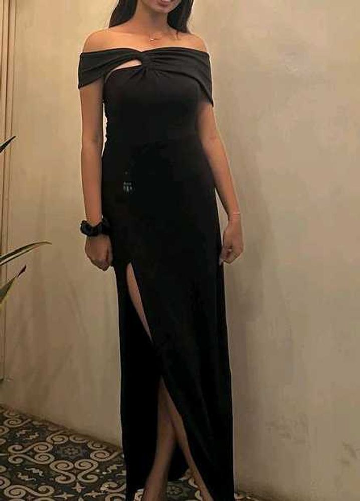 Elegant Black Maxi Dress with tag