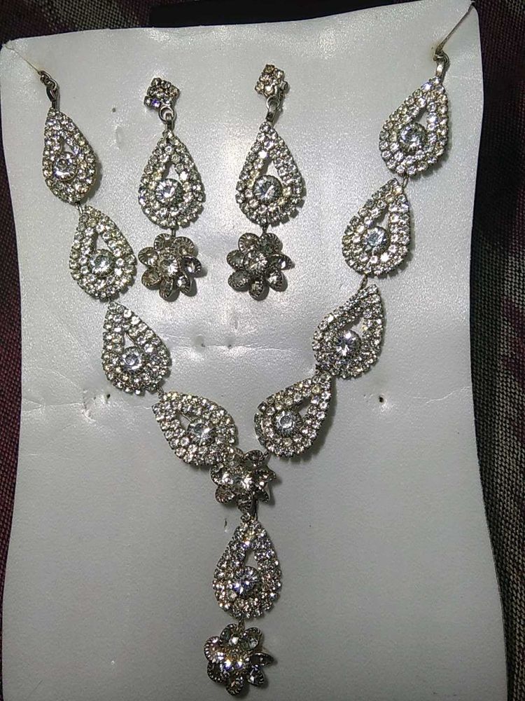 Rhinestone Teardrop Necklace &amp; Earring Set