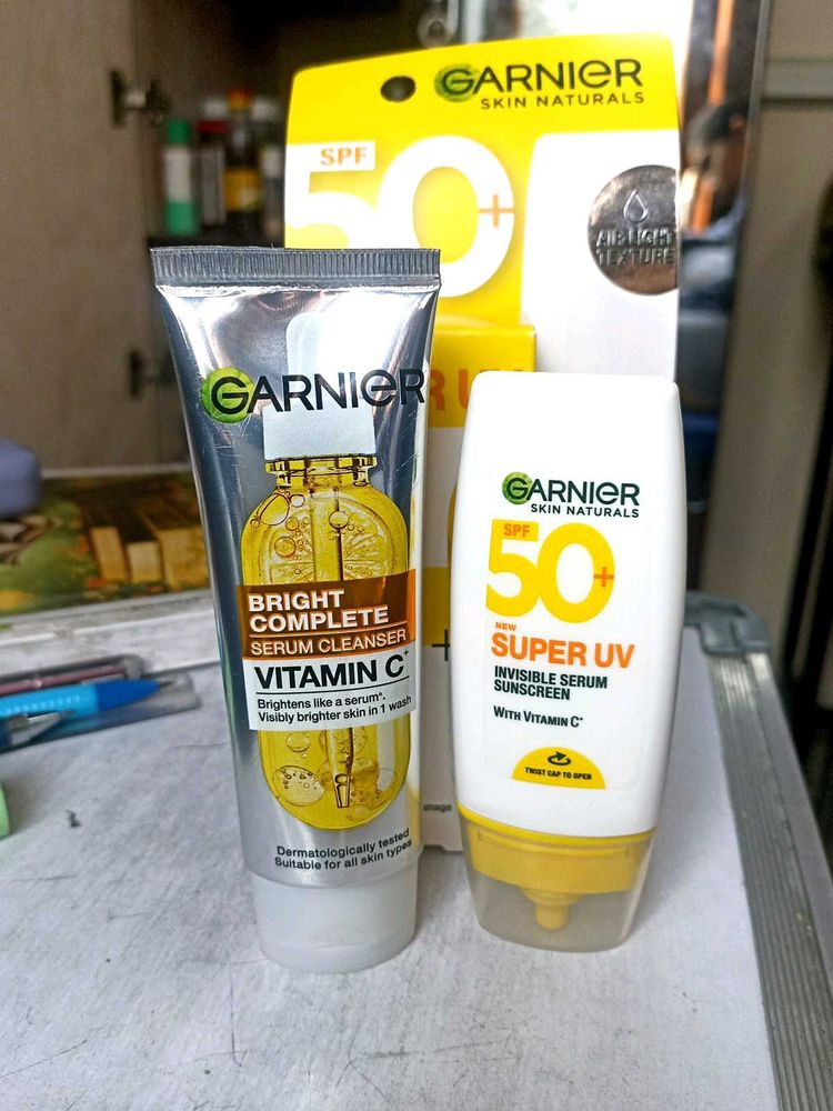 (Sunscreen + Face wash) Garnier Skin Set