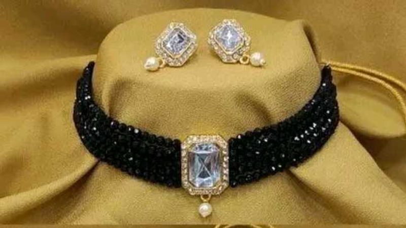 Elegant Black Choker &amp; Earring Set