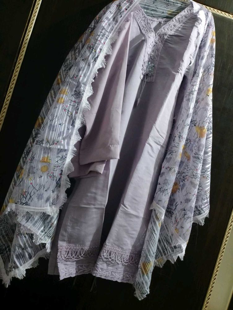 Elegant Lilac Embroidered Salwar Kameez