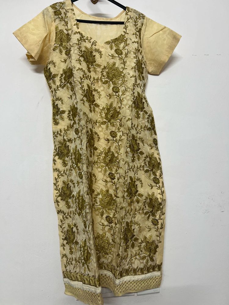 Floral Embroidered Kurti