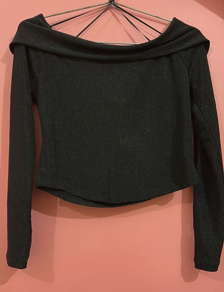Black Off-Shoulder Long Sleeve Top