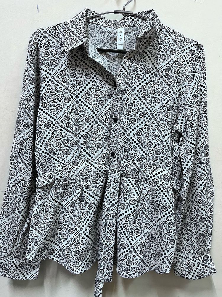 Women Top Black White