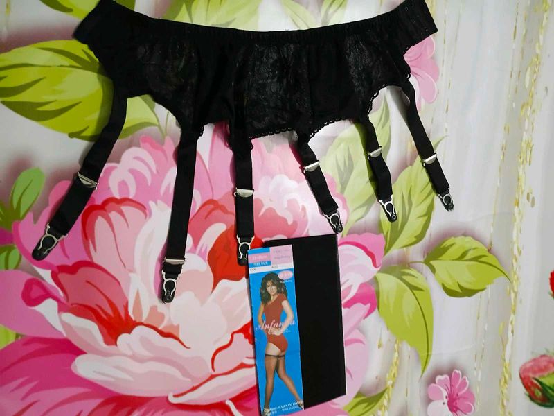 (829)Vintage Black Lace Garter Belt
