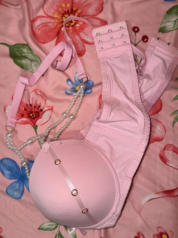 Pretty bow 🎀 Pink Bra with pearls strap