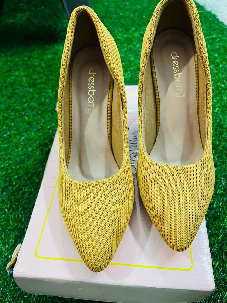 Dressberry Yellow Heels