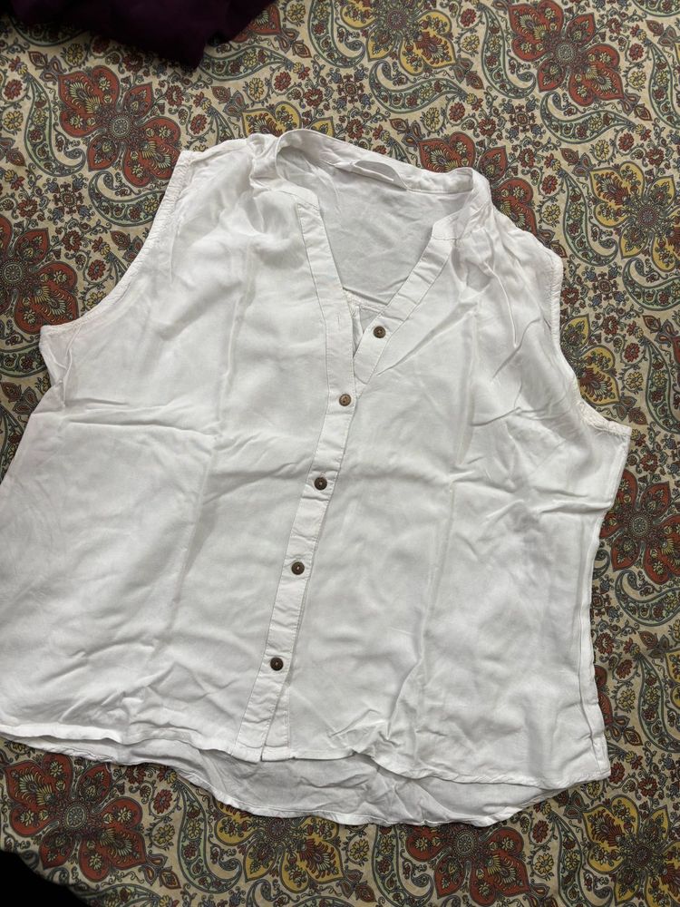 White Button-Down Sleevless Top | XXL