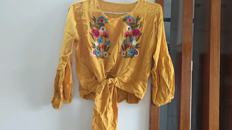 Yellow Embroidered Top With Knot Pattern 💛