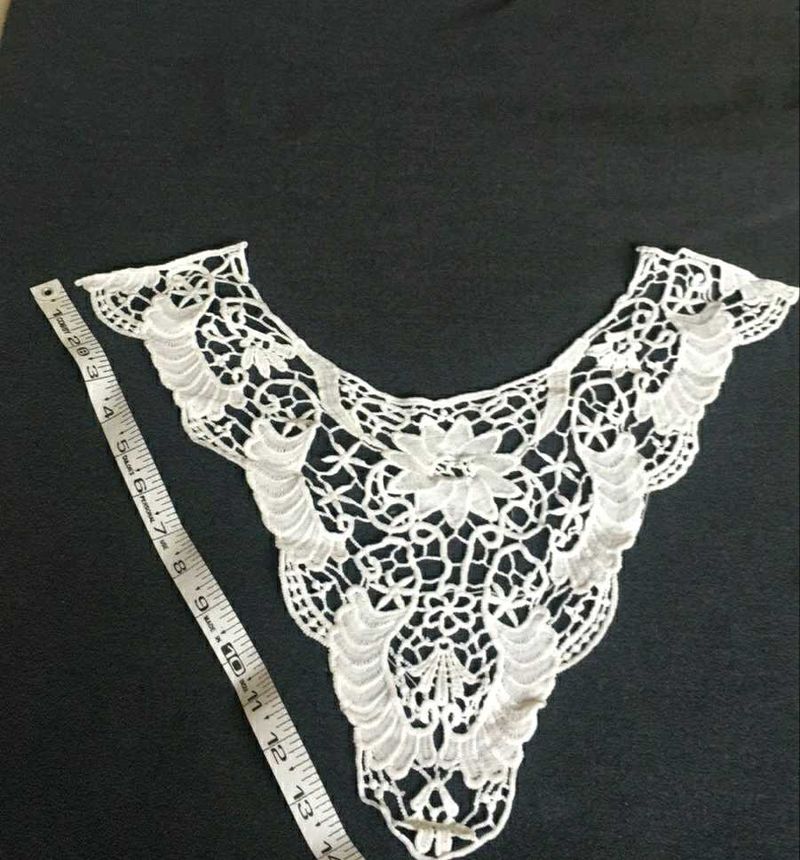 Vintage Lace Collar Applique