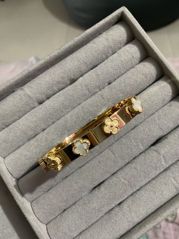 Van Cleef Inspired Bracelet
